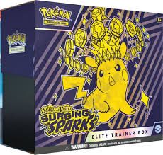 5122add7581b85a3ae55866e71f3f541.jpeg Surging Sparks Elite Trainer Box - Bilde 1